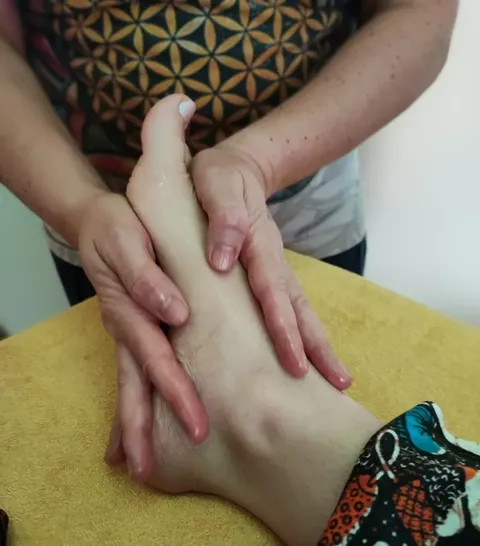 Padabhyanga Fußmassage – Wohltuende Reflexzonenmassage gegen Stress